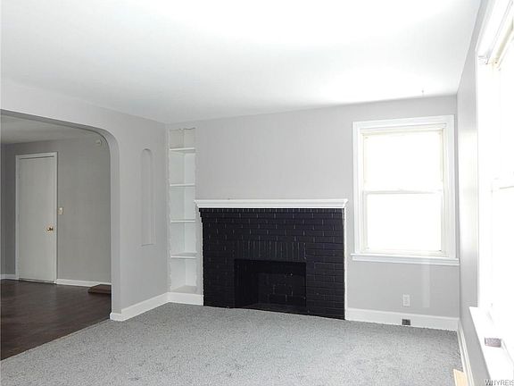 2nd image of 1935 Como Park Blvd