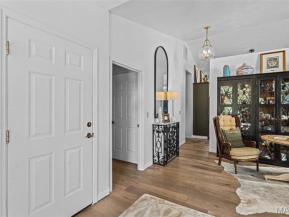 5th image of 18 Tanewood Ct