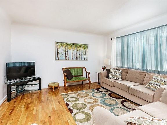 3rd image of 1505 Burlington Ave