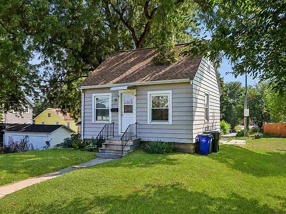 3rd image of 1515 8th St SW