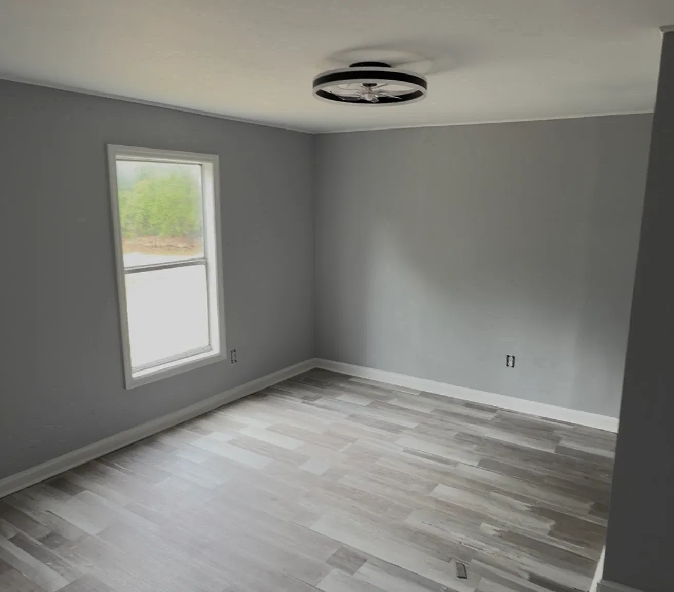 4 bed, 2.5 bath, 1600 sqft, $1,600 — Photo 1