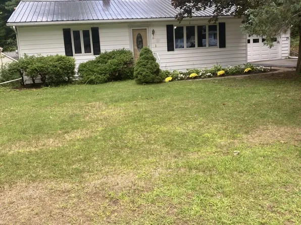 18 Scott Dr, Malone, NY 12953