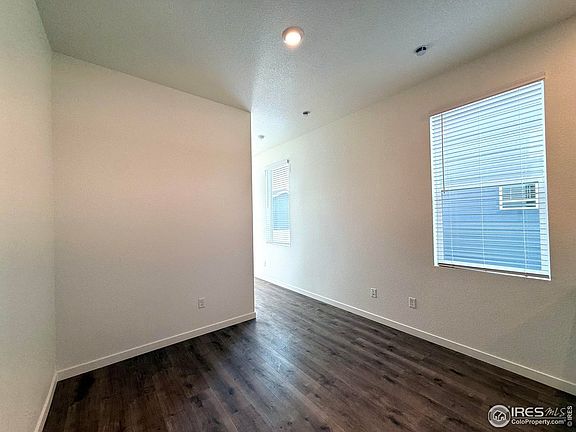 5th image of 3824 Lake Clark St