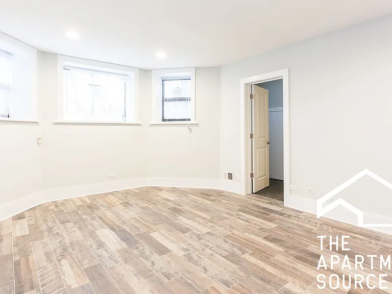 2922 W Logan Blvd #GDN — Photo 7