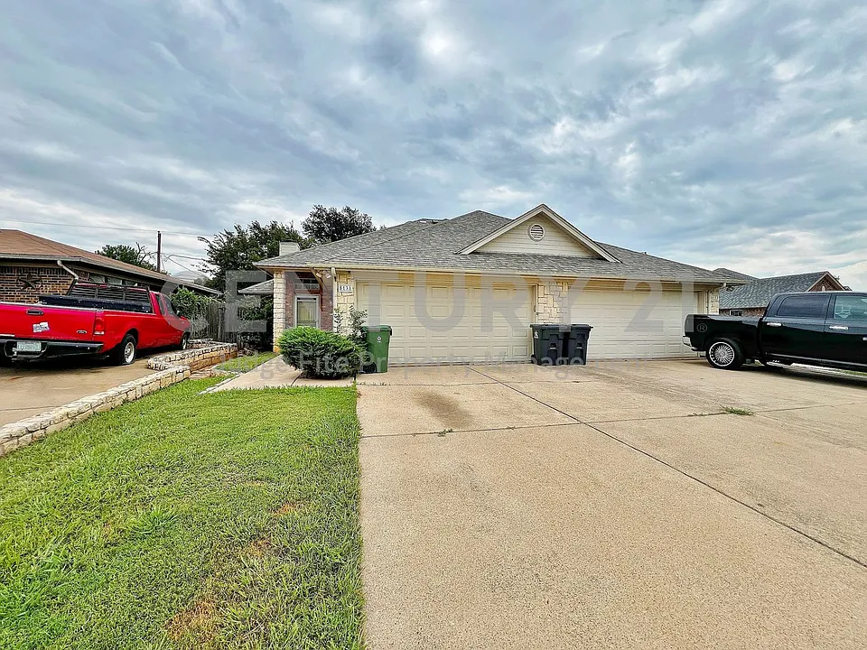 5131 Trail Dust Ln