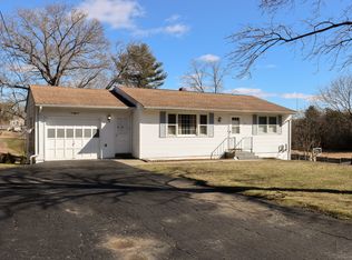 4 Pine St, Plainfield, CT 06374