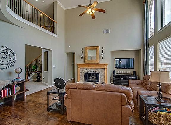 3rd image of 4118 Constitution Dr