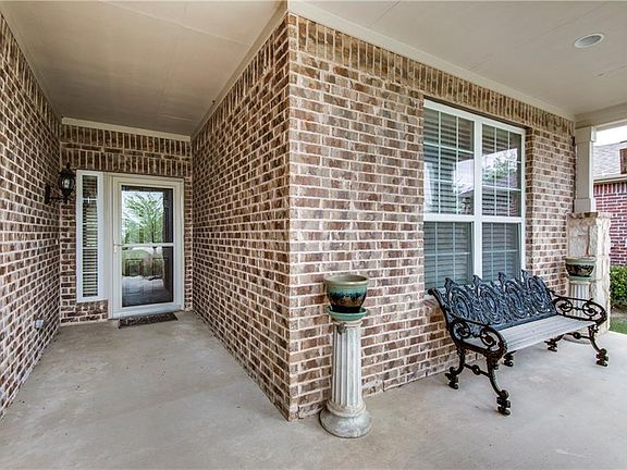 3rd image of 1684 Overwood Dr