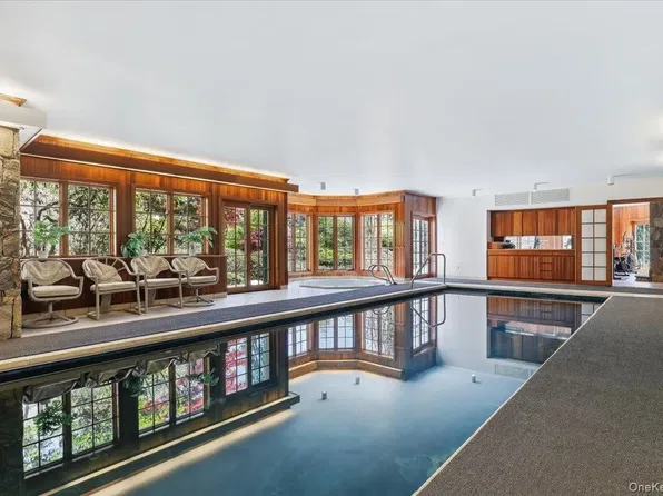 32-2 Orchard Dr, Armonk, NY 10504