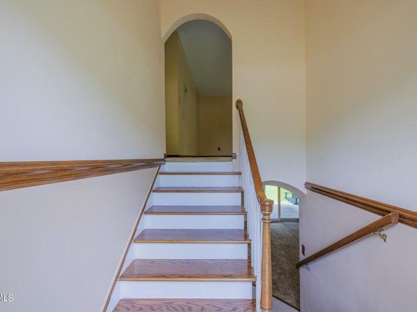 5696 Dr Thomas Walker Rd, Rose Hill, VA 24281