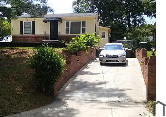 1002 Beaumont Ave — Photo 6