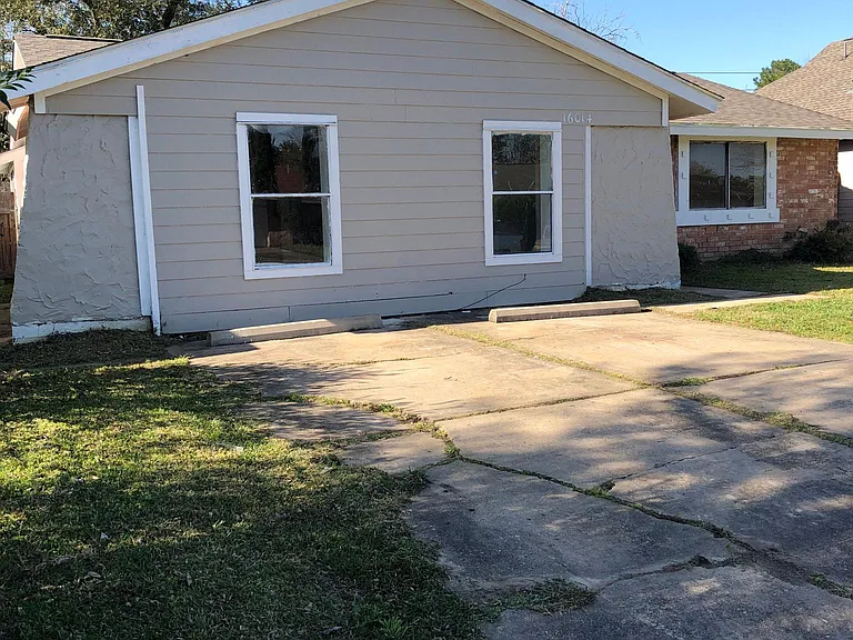 16014 Bunker Ridge Rd — Photo 2