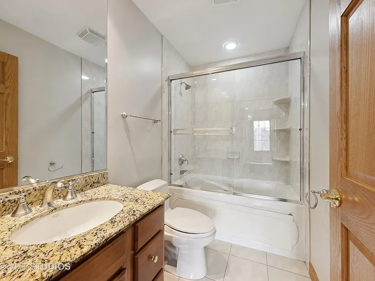 17W234 Massel Ct — Photo 21