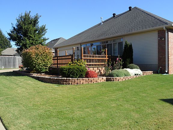 Back of 6436 Bernice