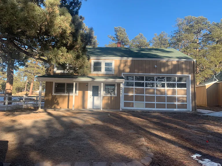 E Coachman Dr — Photo 1