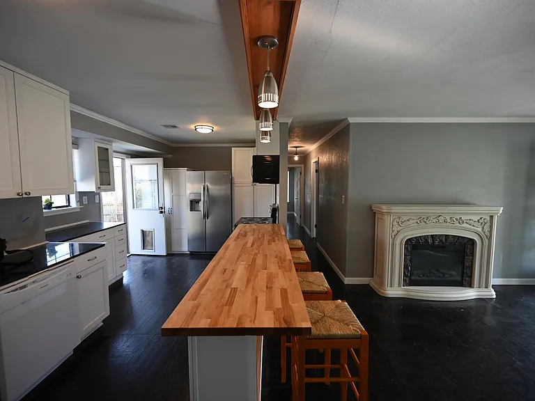 2347 S College Ave — Photo 4
