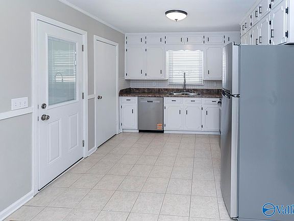 4th image of 1205 8th Ave SE