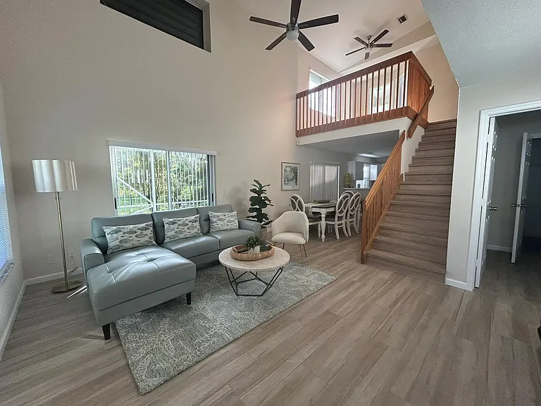 1136 Staghorn St — Photo 33
