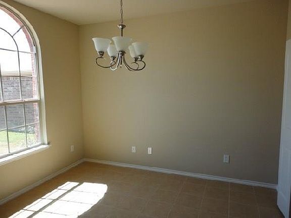 3rd image of 1004 Evers Dr