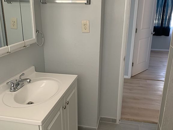 3rd image of 3716 Bryn Mawr Dr NE #D