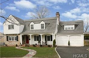 3rd image of 9 Lindbergh Pl
