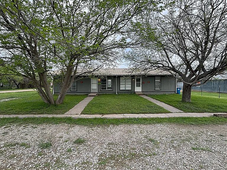 1st image of 404 W 18th St #404