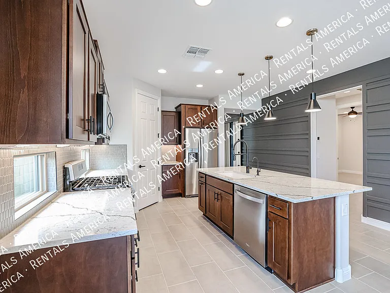 8817 W Luke Ave — Photo 8