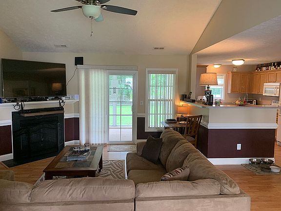 5th image of 105 Croatan Woods Dr
