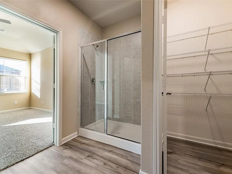204 Lake Rdg — Photo 23