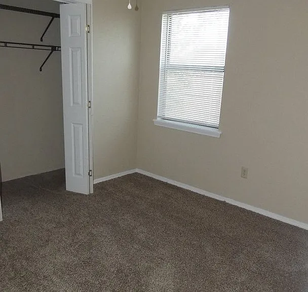 2512 SW 39th St — Photo 12