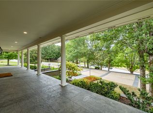 2935 N Williamsburg Ln, Fayetteville, AR 72703