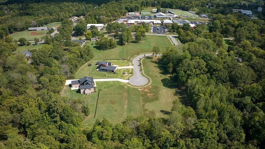 1st image of 118 Willowbrook Dr