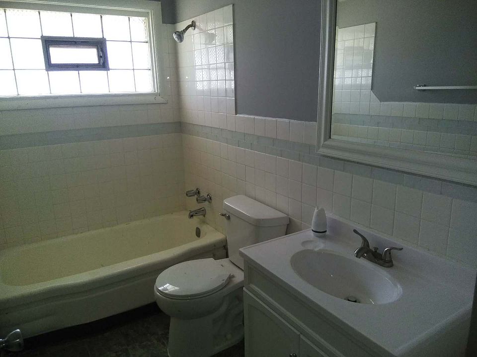2nd image of 16227 Paulina Ave