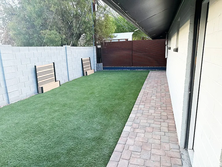 2302 N 29th Pl — Photo 17
