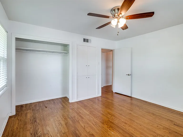 6418 E Lovers Ln — Photo 14