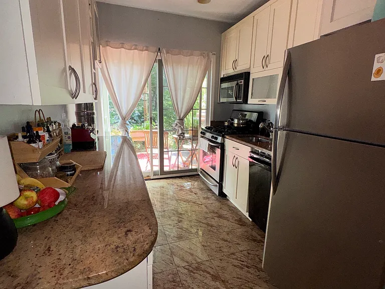 388 Burns St #1 — Photo 8