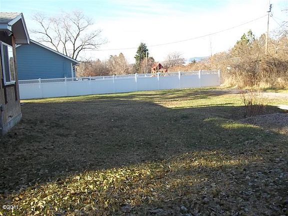 2nd image of 803 14th Ave E