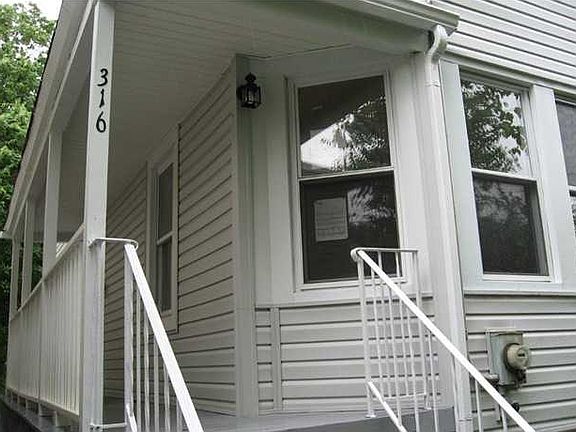 2nd image of 347 Lake Shore Dr