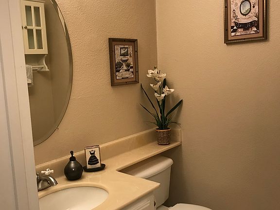 4th image of 995 Oak Park Dr