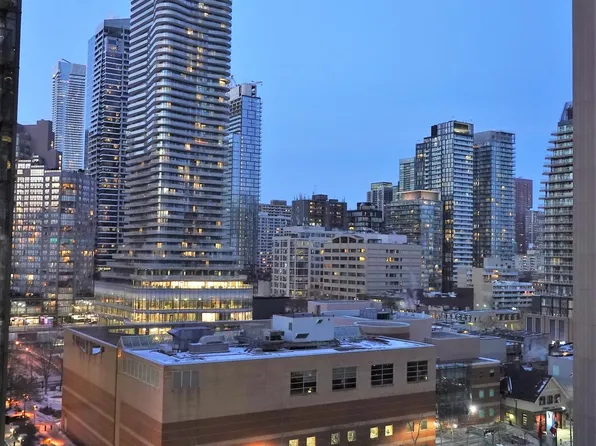38 Grenville St, Toronto, ON