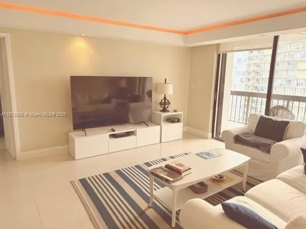 2333 Brickell Ave APT 1710, Miami, FL 33129