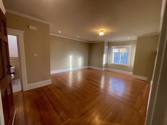 4th image of 286 19th Ave Unit B