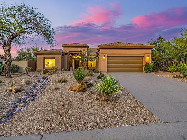 7152 E Night Glow Cir — Photo 1