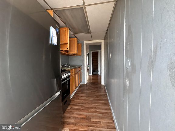 5th image of 245 Lexington Ave