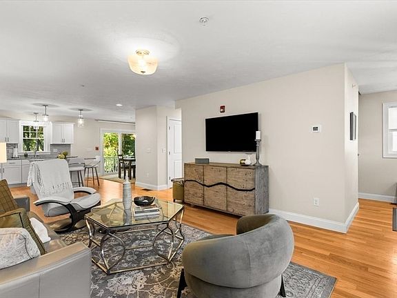 5th image of 140 N Walker St #511