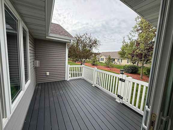 2nd image of 95 Stone Castle Dr