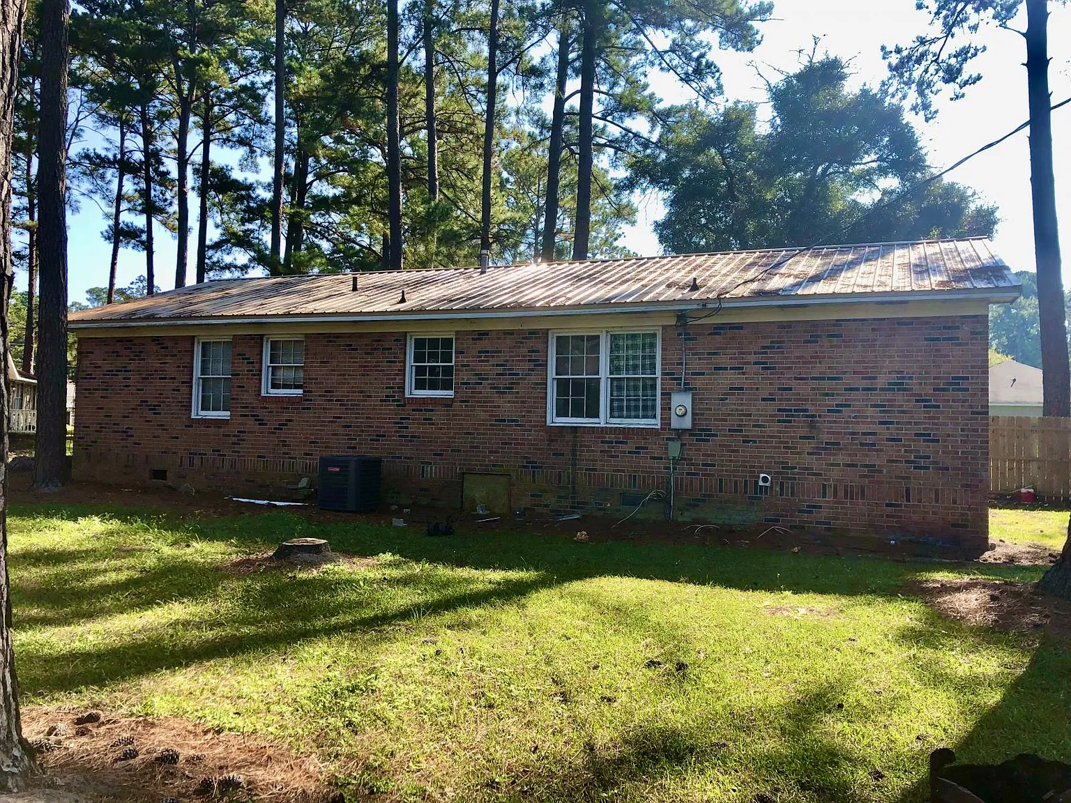 716 Azalea Dr — Photo 4