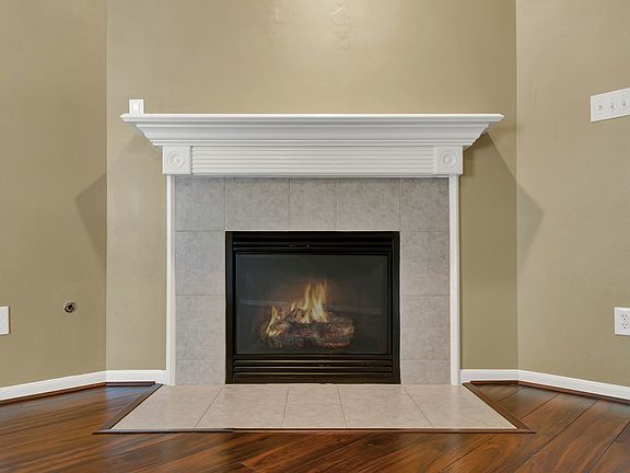 4th image of 20531 Avery Grove Ct