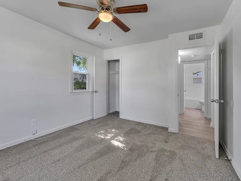 610 Elm St — Photo 16