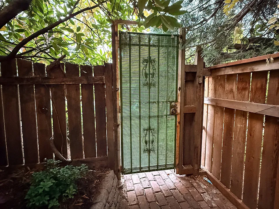 SE 30th Ave